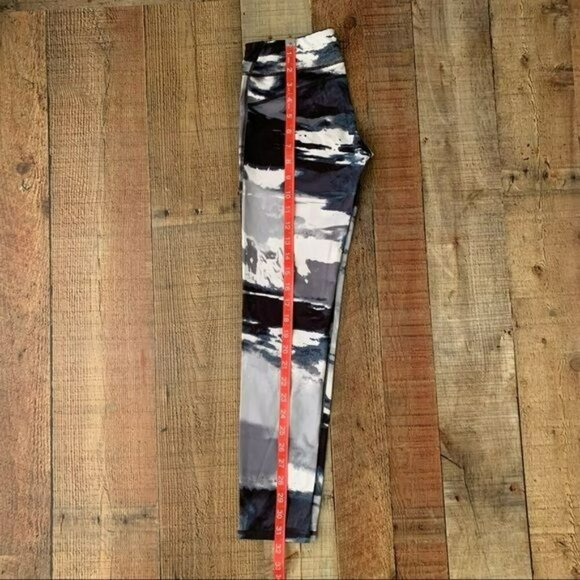 Zella girls size large 10/12 black white gray tie dye leggings - Picture 9 of 9